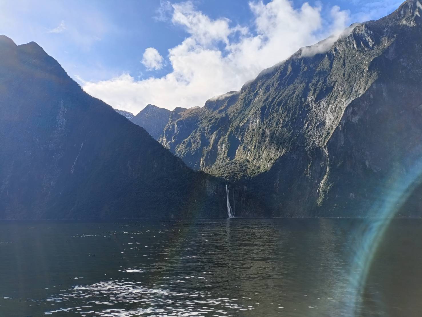2025紐西蘭|米佛峽灣 Milford Sound/Piopiotahi~遊船海上巡航~美到無遠弗屆! - 第10張圖 2025紐西蘭|米佛峽灣 Milford Sound/Piopiotahi~遊船海上巡航~美到無遠弗屆!