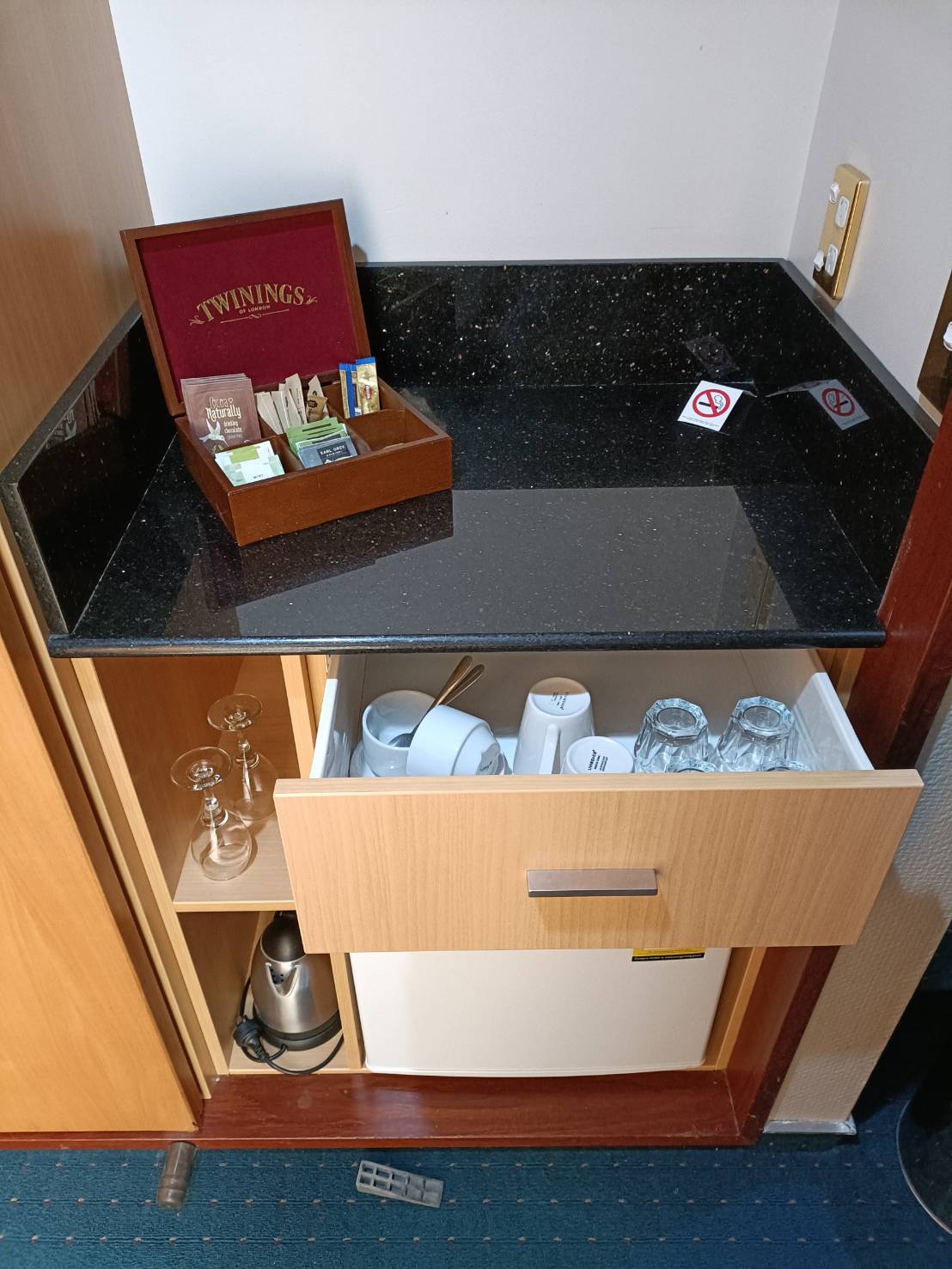 2025紐西蘭| 蒂阿瑙迪斯汀克斯盧克斯莫爾飯店 Distinction Luxmore Hotel Te Anau。房間簡單、自助早餐有整塊蜂巢可以吃到新鮮的蜂蜜喔! - 第5張圖 2025紐西蘭| 蒂阿瑙迪斯汀克斯盧克斯莫爾飯店 Distinction Luxmore Hotel Te Anau。房間簡單、自助早餐有整塊蜂巢可以吃到新鮮的蜂蜜喔!
