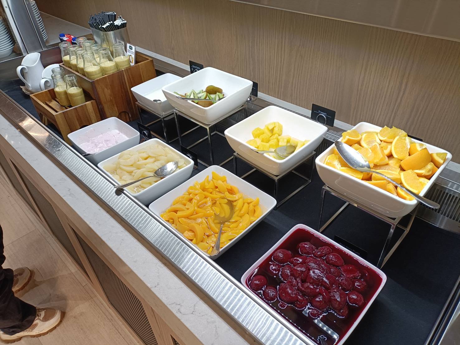 2025紐西蘭| 蒂阿瑙迪斯汀克斯盧克斯莫爾飯店 Distinction Luxmore Hotel Te Anau。房間簡單、自助早餐有整塊蜂巢可以吃到新鮮的蜂蜜喔! - 第14張圖 2025紐西蘭| 蒂阿瑙迪斯汀克斯盧克斯莫爾飯店 Distinction Luxmore Hotel Te Anau。房間簡單、自助早餐有整塊蜂巢可以吃到新鮮的蜂蜜喔!