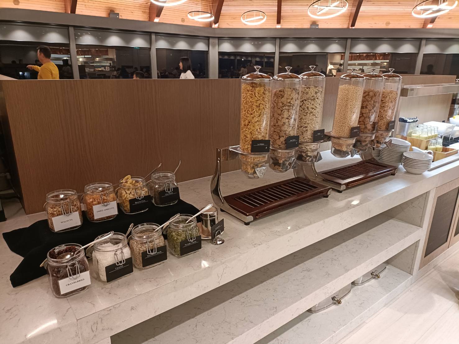 2025紐西蘭| 蒂阿瑙迪斯汀克斯盧克斯莫爾飯店 Distinction Luxmore Hotel Te Anau。房間簡單、自助早餐有整塊蜂巢可以吃到新鮮的蜂蜜喔! - 第15張圖 2025紐西蘭| 蒂阿瑙迪斯汀克斯盧克斯莫爾飯店 Distinction Luxmore Hotel Te Anau。房間簡單、自助早餐有整塊蜂巢可以吃到新鮮的蜂蜜喔!