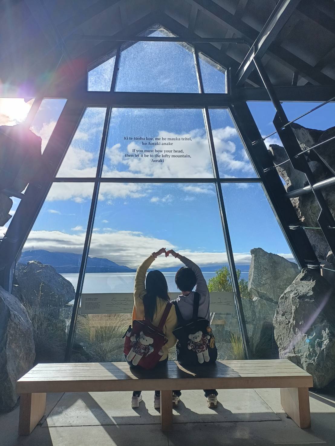 2025紐西蘭|普卡基湖遊客中心 Punatahu Visitor Center。Mt Cook Alpine Salmon Shop 冰川水養殖的鮭魚鮮甜無腥味!還帶有奶香喔!卡瓦勞大橋 Kawarau Bridge 滑索初體驗~好玩又過癮呀! - 第11張圖 2025紐西蘭|普卡基湖遊客中心 Punatahu Visitor Center。Mt Cook Alpine Salmon Shop 冰川水養殖的鮭魚鮮甜無腥味!還帶有奶香喔!卡瓦勞大橋 Kawarau Bridge 滑索初體驗~好玩又過癮呀!