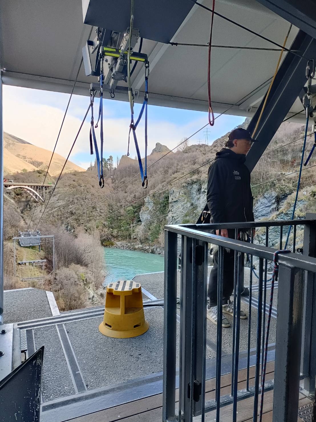 2025紐西蘭|普卡基湖遊客中心 Punatahu Visitor Center。Mt Cook Alpine Salmon Shop 冰川水養殖的鮭魚鮮甜無腥味!還帶有奶香喔!卡瓦勞大橋 Kawarau Bridge 滑索初體驗~好玩又過癮呀! - 第17張圖 2025紐西蘭|普卡基湖遊客中心 Punatahu Visitor Center。Mt Cook Alpine Salmon Shop 冰川水養殖的鮭魚鮮甜無腥味!還帶有奶香喔!卡瓦勞大橋 Kawarau Bridge 滑索初體驗~好玩又過癮呀!
