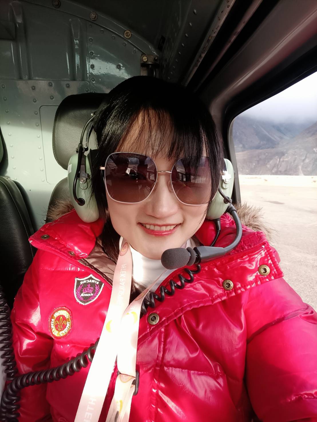 2025紐西蘭|庫克山直升機體驗~高空欣賞冰川和山脈，降落在冰川的雪地上讓你下機賞雪、踩雪喔!推薦指數5顆星星!