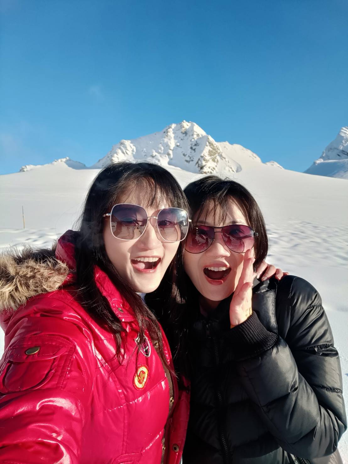 2025紐西蘭|庫克山直升機體驗~高空欣賞冰川和山脈，降落在冰川的雪地上讓你下機賞雪、踩雪喔!推薦指數5顆星星!