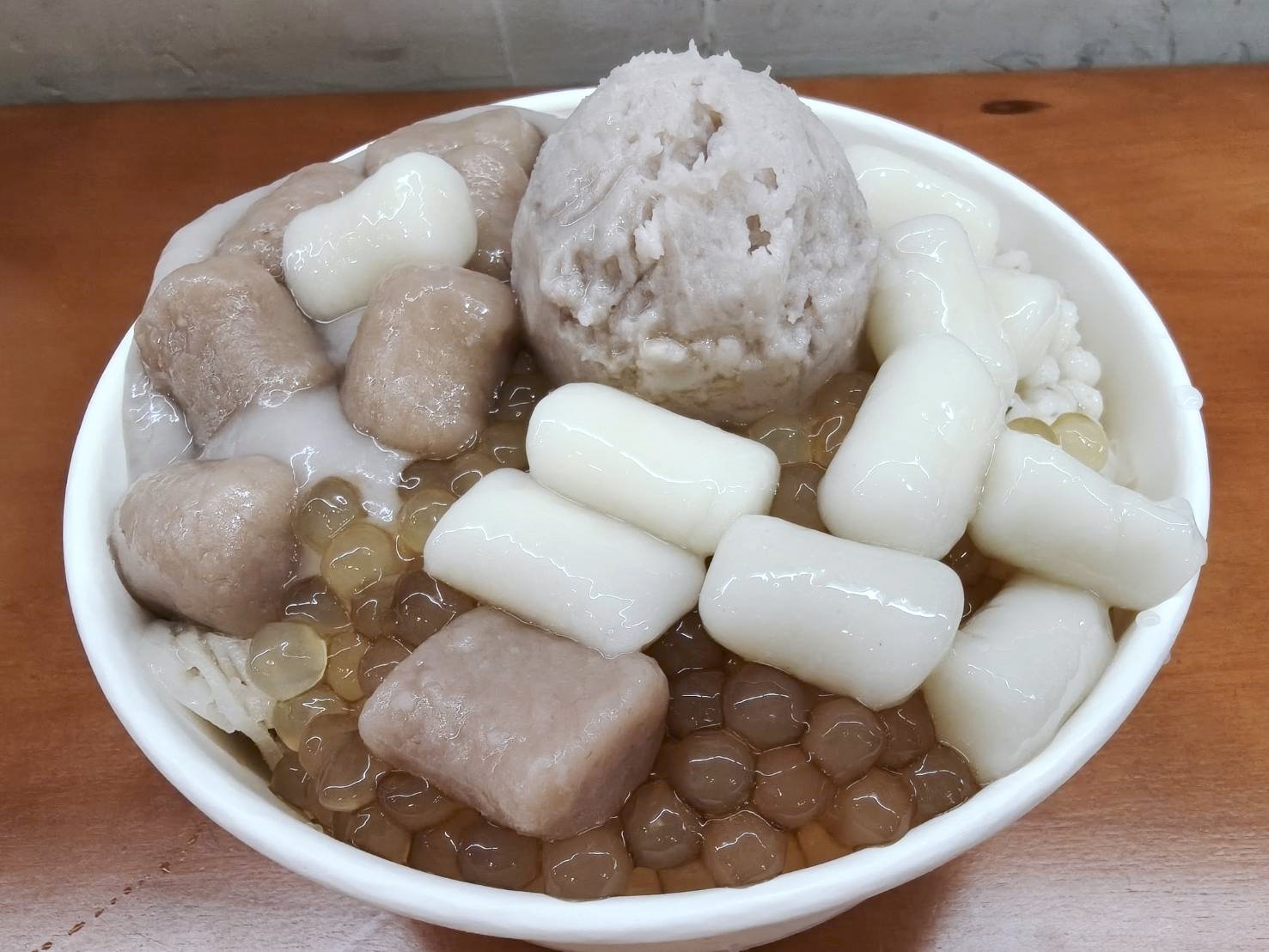 樂華夜市美食|阿爸の芋圓 樂華店。芋頭球、芋頭泥、芋圓讓你從頭芋到尾!最好吃的就是獨家蔗片冰啦! - 第7張圖 樂華夜市美食|阿爸の芋圓 樂華店。芋頭球、芋頭泥、芋圓讓你從頭芋到尾!最好吃的就是獨家蔗片冰啦!