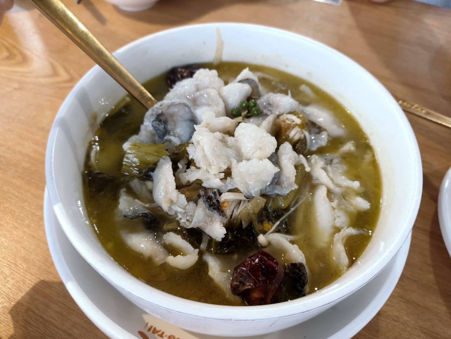 台北忠孝敦化美食|正太酸菜魚&川菜吃到飽。假日799元+10%可享35道川菜無限享用!好不好吃看個人？服務品質看運氣!內含菜單