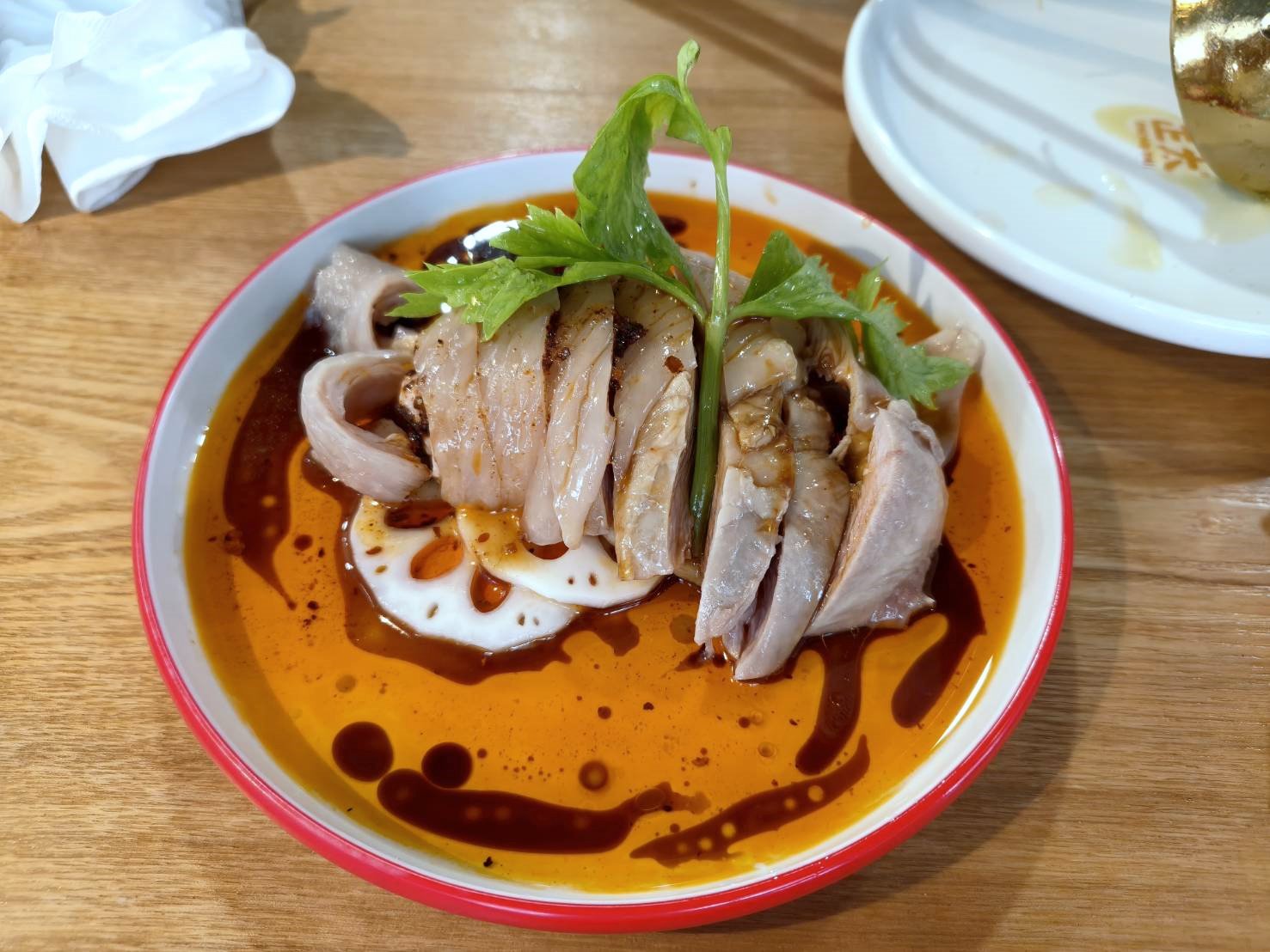 台北忠孝敦化美食|正太酸菜魚&川菜吃到飽。假日799元+10%可享35道川菜無限享用!好不好吃看個人？服務品質看運氣!內含菜單