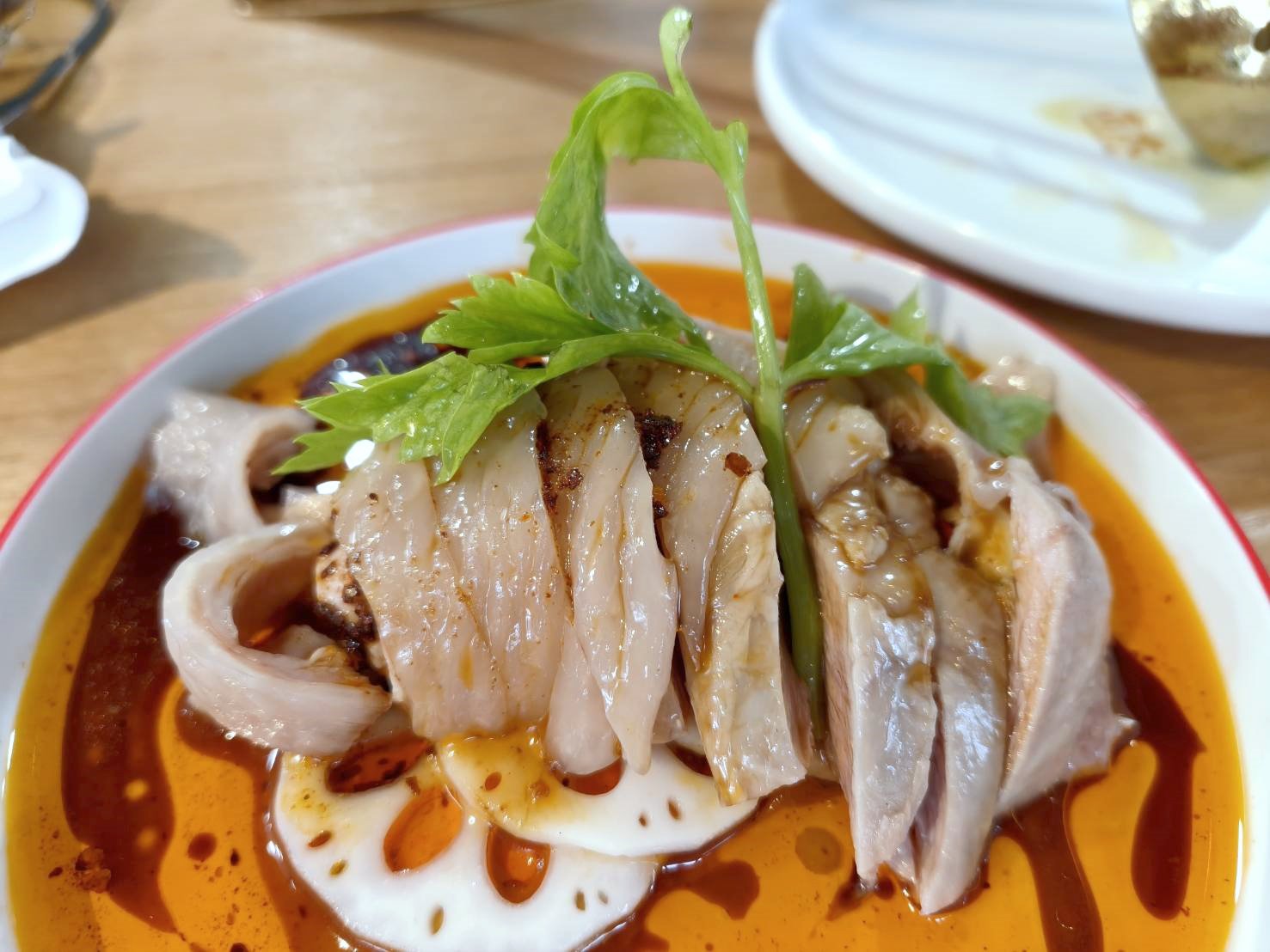 台北忠孝敦化美食|正太酸菜魚&川菜吃到飽。假日799元+10%可享35道川菜無限享用!好不好吃看個人？服務品質看運氣!內含菜單