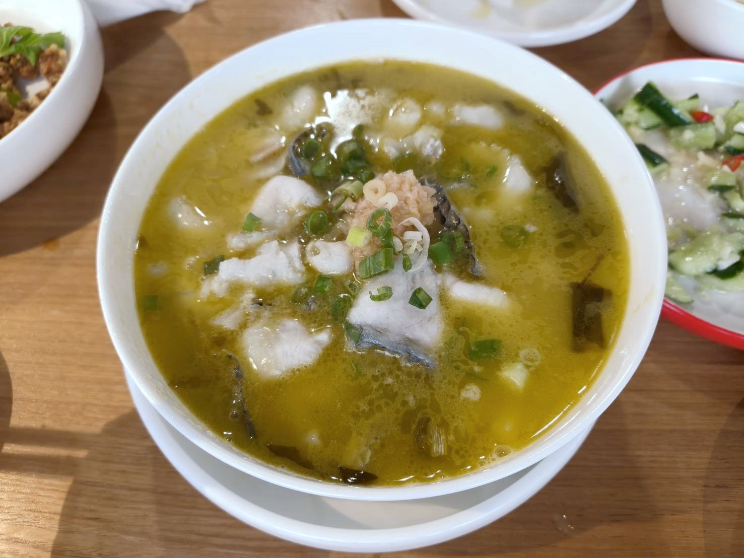 台北忠孝敦化美食|正太酸菜魚&川菜吃到飽。假日799元+10%可享35道川菜無限享用!好不好吃看個人？服務品質看運氣!內含菜單