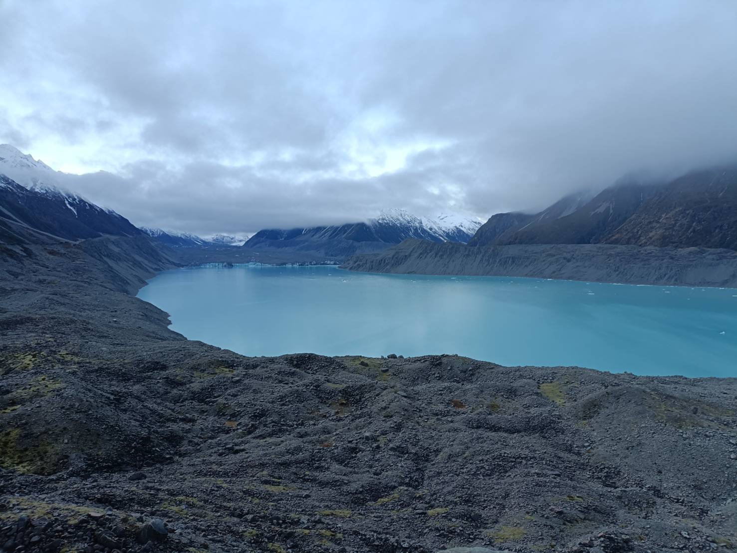 2025紐西蘭|塔斯曼冰河 Tasman Glacier、庫克山國家公園 Aoraki / Mount Cook National Park,冰河退縮後才形成的乳藍色塔斯曼冰河湖。 - 第1張圖 2025紐西蘭|塔斯曼冰河 Tasman Glacier、庫克山國家公園 Aoraki / Mount Cook National Park,冰河退縮後才形成的乳藍色塔斯曼冰河湖。