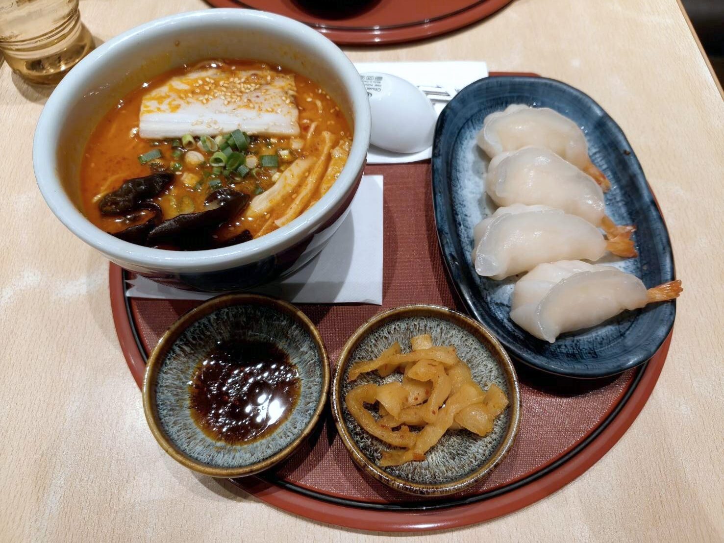 板橋美食|山頭火拉麵-板橋大遠百店。蔥鹽炸雞~愛吃蔥花的朋友一定要點!