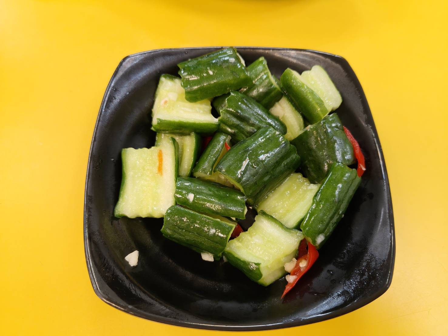 台北車站小吃|阿桂的店。台式牛肉麵、排骨麵、水餃、湯餃選擇性多!另有超值套餐可以選喔~