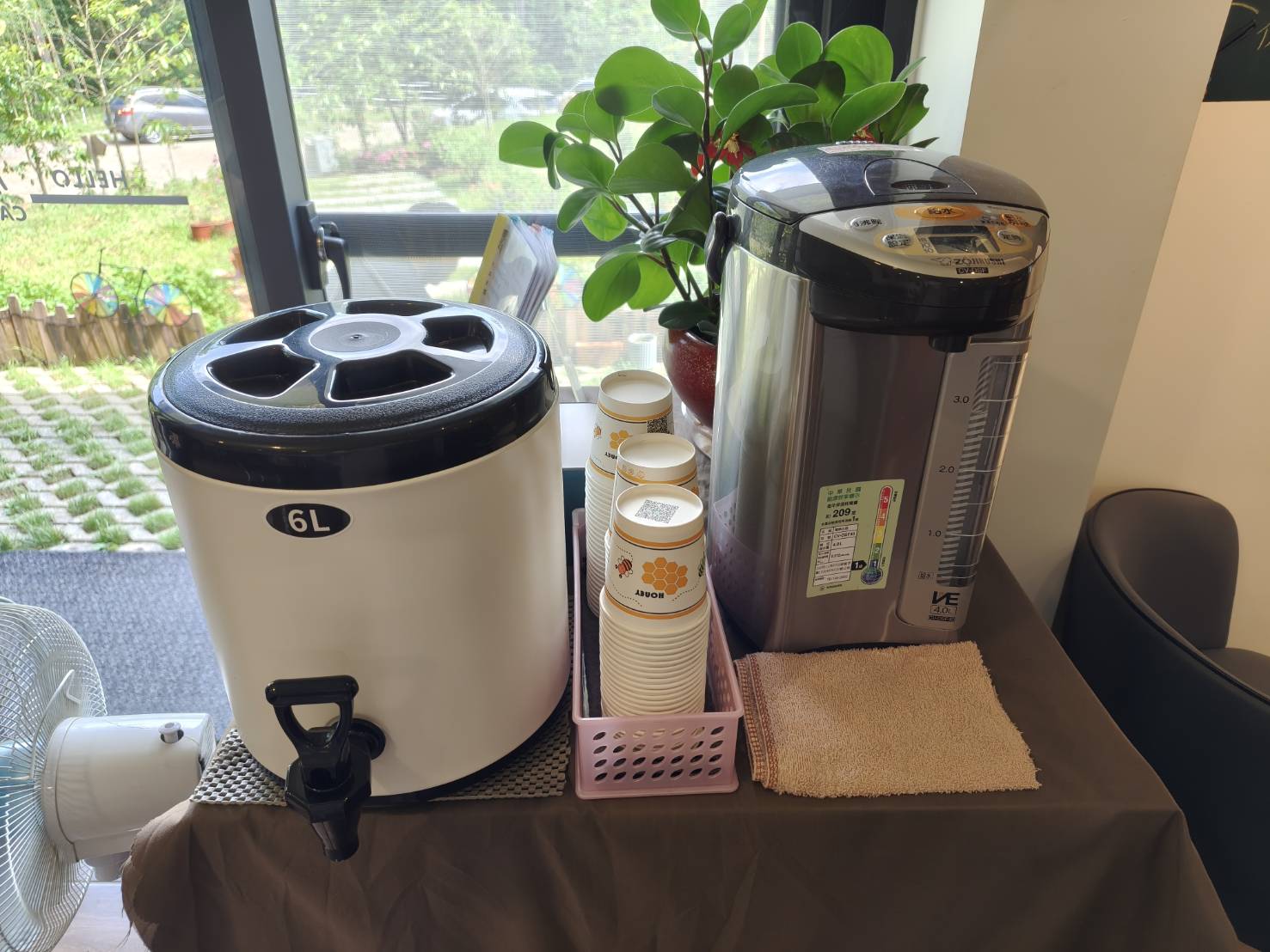 陽明山咖啡廳|來典咖啡。咖啡、金萱烏龍茶、水果茶、焦香千層蛋糕、濃情巧克力都很推薦喔!拋開都市的吵鬧到陽明山上的來典咖啡坐坐吧!內含菜單 - 第19張圖 陽明山咖啡廳|來典咖啡。咖啡、金萱烏龍茶、水果茶、焦香千層蛋糕、濃情巧克力都很推薦喔!拋開都市的吵鬧到陽明山上的來典咖啡坐坐吧!內含菜單