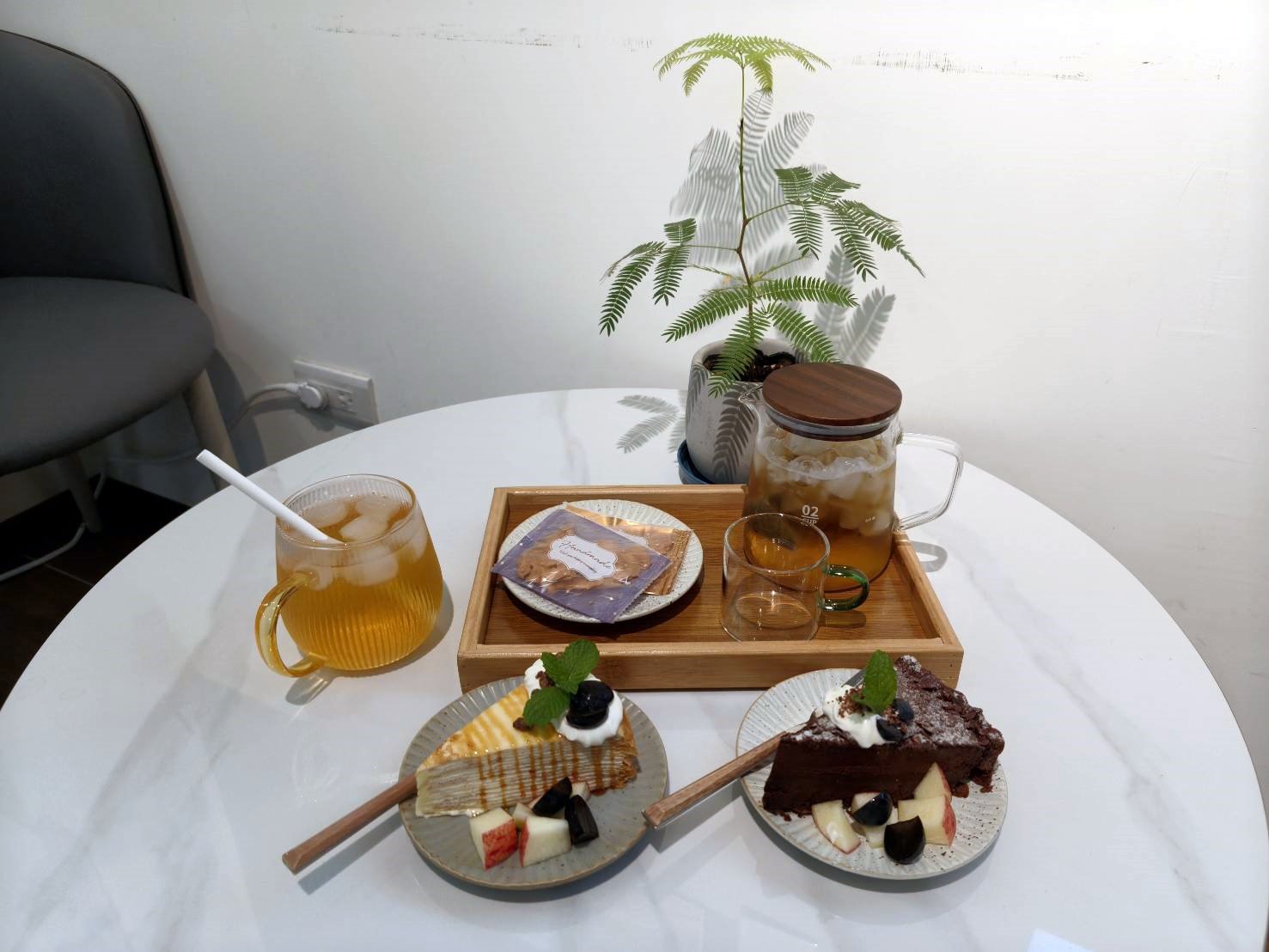 陽明山咖啡廳|來典咖啡。咖啡、金萱烏龍茶、水果茶、焦香千層蛋糕、濃情巧克力都很推薦喔!拋開都市的吵鬧到陽明山上的來典咖啡坐坐吧!內含菜單 - 第1張圖 陽明山咖啡廳|來典咖啡。咖啡、金萱烏龍茶、水果茶、焦香千層蛋糕、濃情巧克力都很推薦喔!拋開都市的吵鬧到陽明山上的來典咖啡坐坐吧!內含菜單