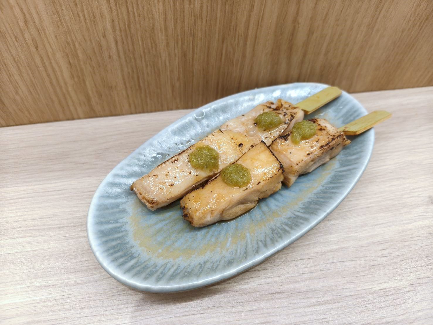 樹林秀泰美食|雞湯桑 Torisan-樹林秀泰店。推薦柚香鹽味拉麵、東京雞白湯，開幕期間每人還送柚香雞丁沙拉喔!內含菜單