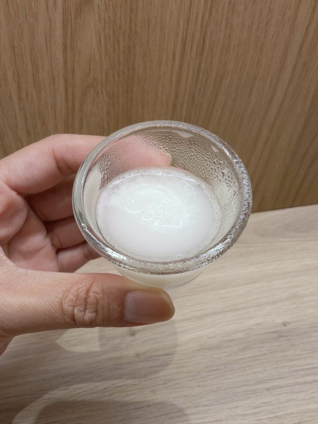 樹林秀泰美食|雞湯桑 Torisan-樹林秀泰店。推薦柚香鹽味拉麵、東京雞白湯，開幕期間每人還送柚香雞丁沙拉喔!內含菜單