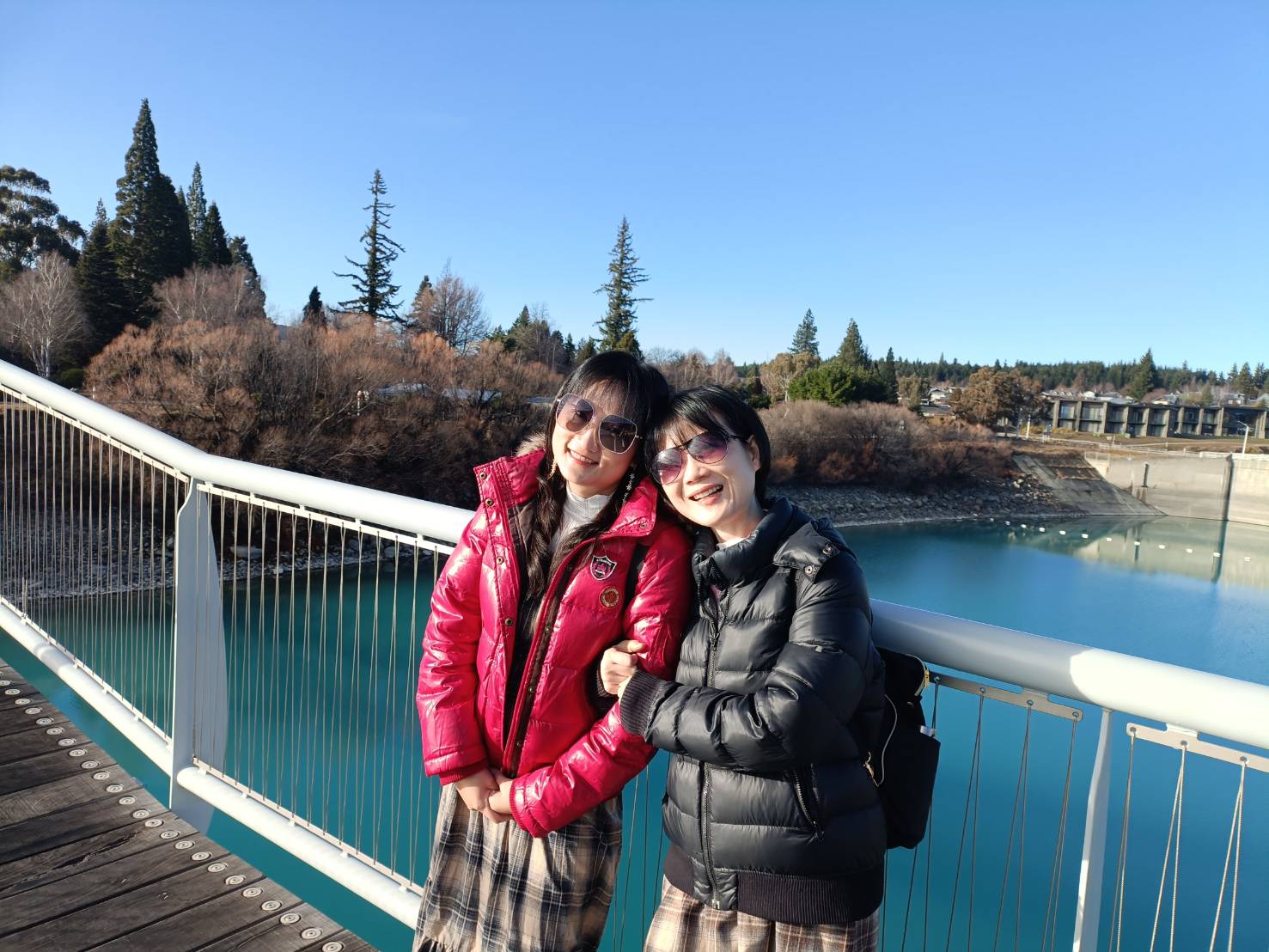 2025紐西蘭|蒂卡波湖 Lake Tekapo白色拱橋、好牧羊人教堂