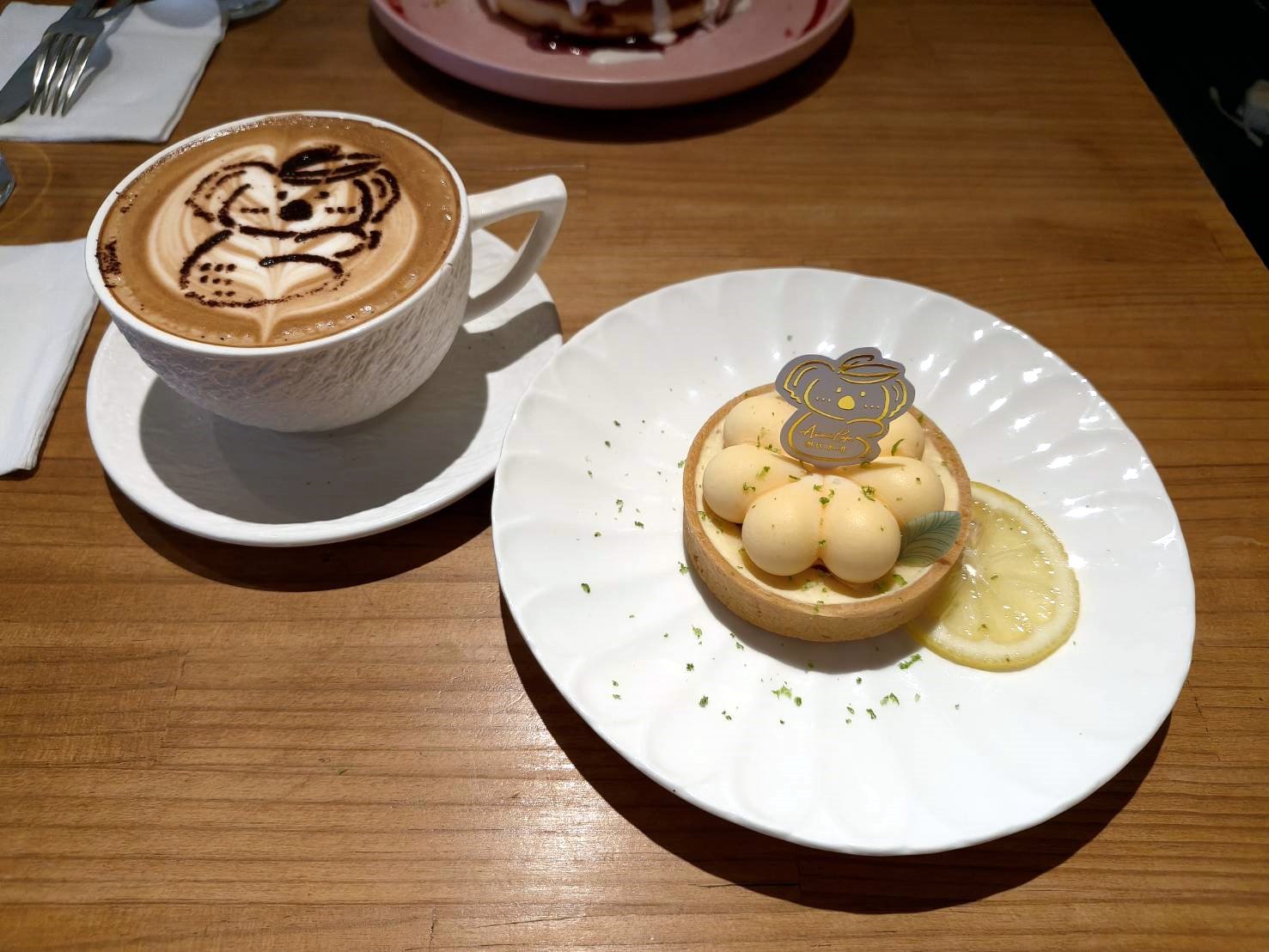 台北中山區咖啡廳|澳氏咖啡 Aussie Cafe。進入餐廳開啟前往澳洲的任意門，享受澳式餐點與美食!