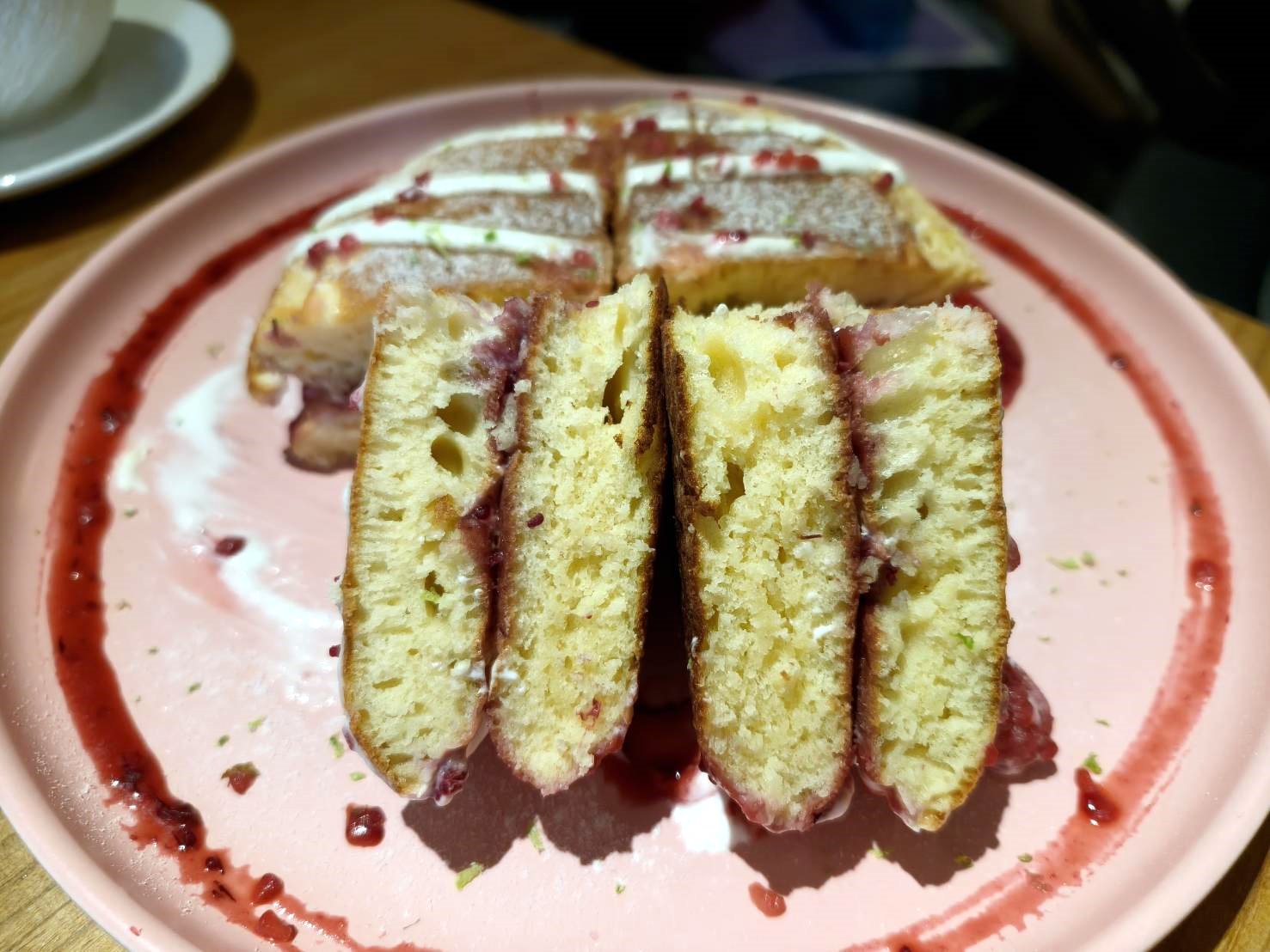 台北中山區咖啡廳|澳氏咖啡 Aussie Cafe。進入餐廳開啟前往澳洲的任意門，享受澳式餐點與美食!