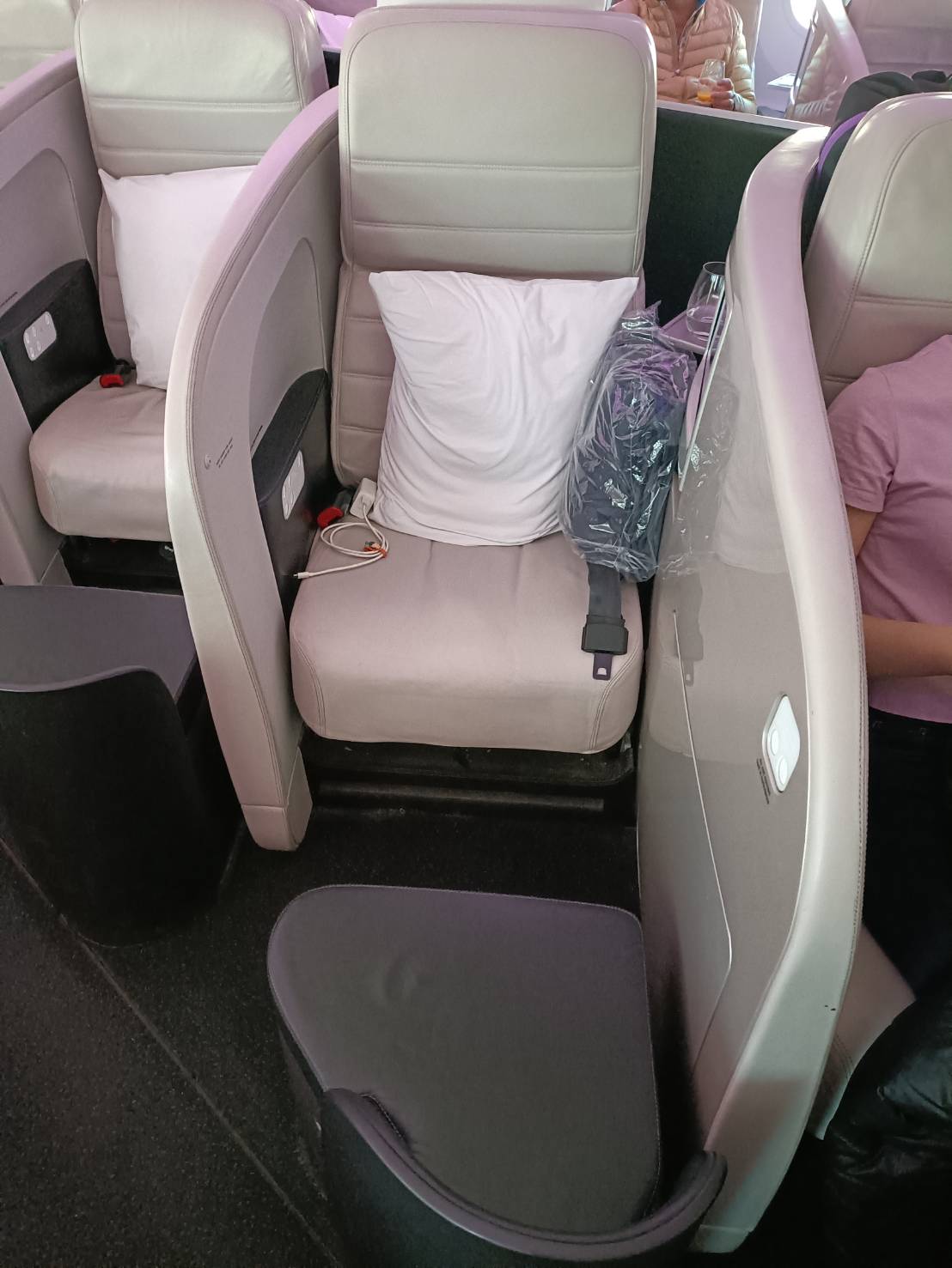2025紐西蘭|紐西蘭航空Boeing 787-9 V2全躺平式商務艙!NZ 77航班奧克蘭直飛台北。 - 第4張圖 2025紐西蘭|紐西蘭航空Boeing 787-9 V2全躺平式商務艙!NZ 77航班奧克蘭直飛台北。