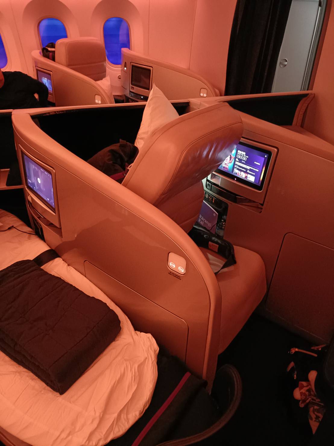 2025紐西蘭|紐西蘭航空Boeing 787-9 V2全躺平式商務艙!NZ 77航班奧克蘭直飛台北。 - 第25張圖 2025紐西蘭|紐西蘭航空Boeing 787-9 V2全躺平式商務艙!NZ 77航班奧克蘭直飛台北。
