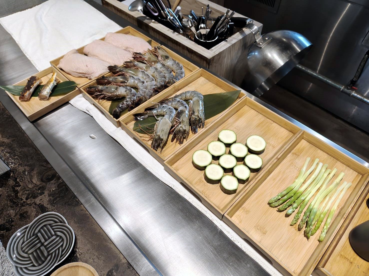 桃園美食|一鰭會無菜單鐵板燒料理。午餐套餐1人1580元+10%享9道佳餚