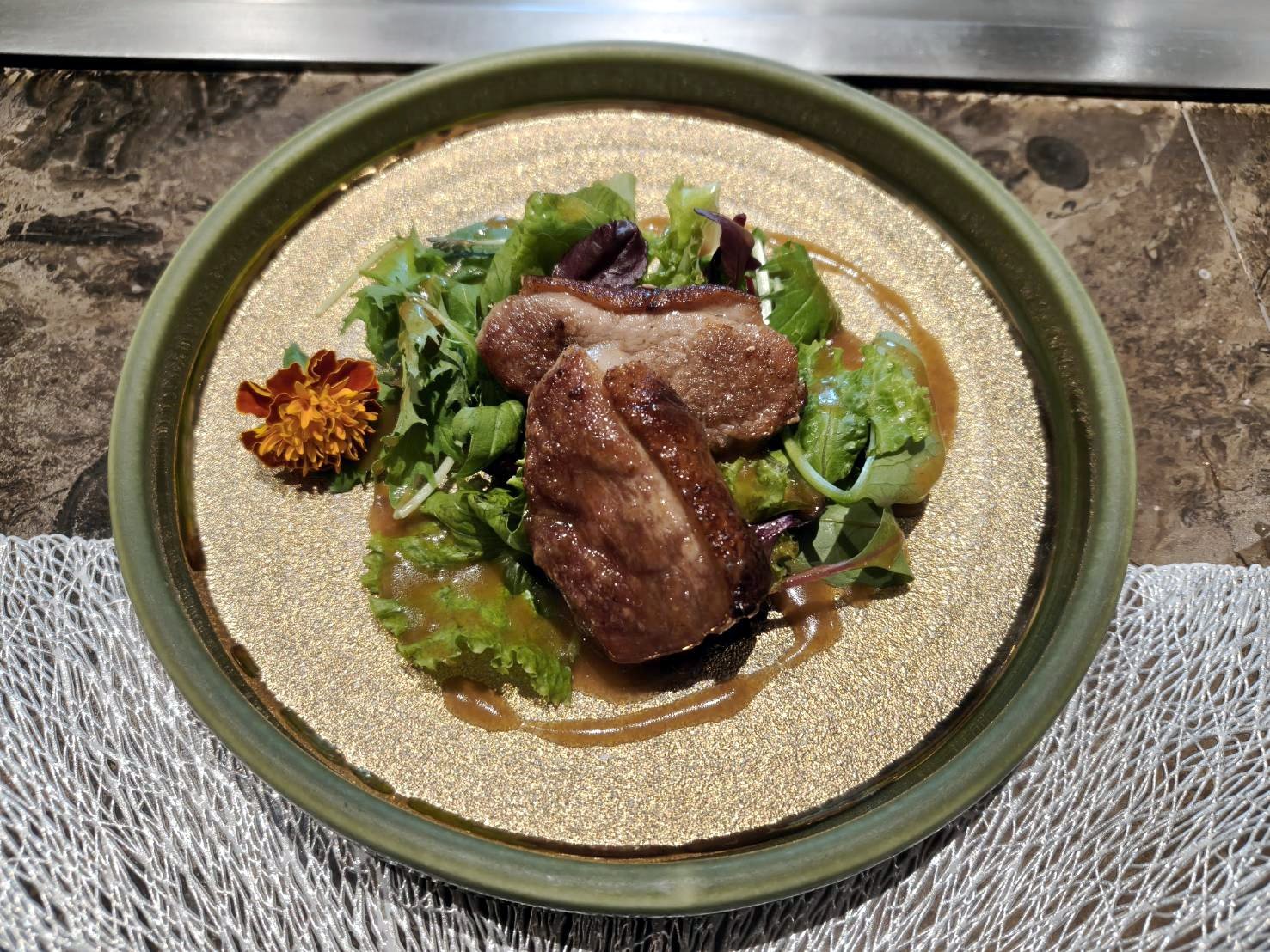 桃園美食|一鰭會無菜單鐵板燒料理。午餐套餐1人1580元+10%享9道佳餚