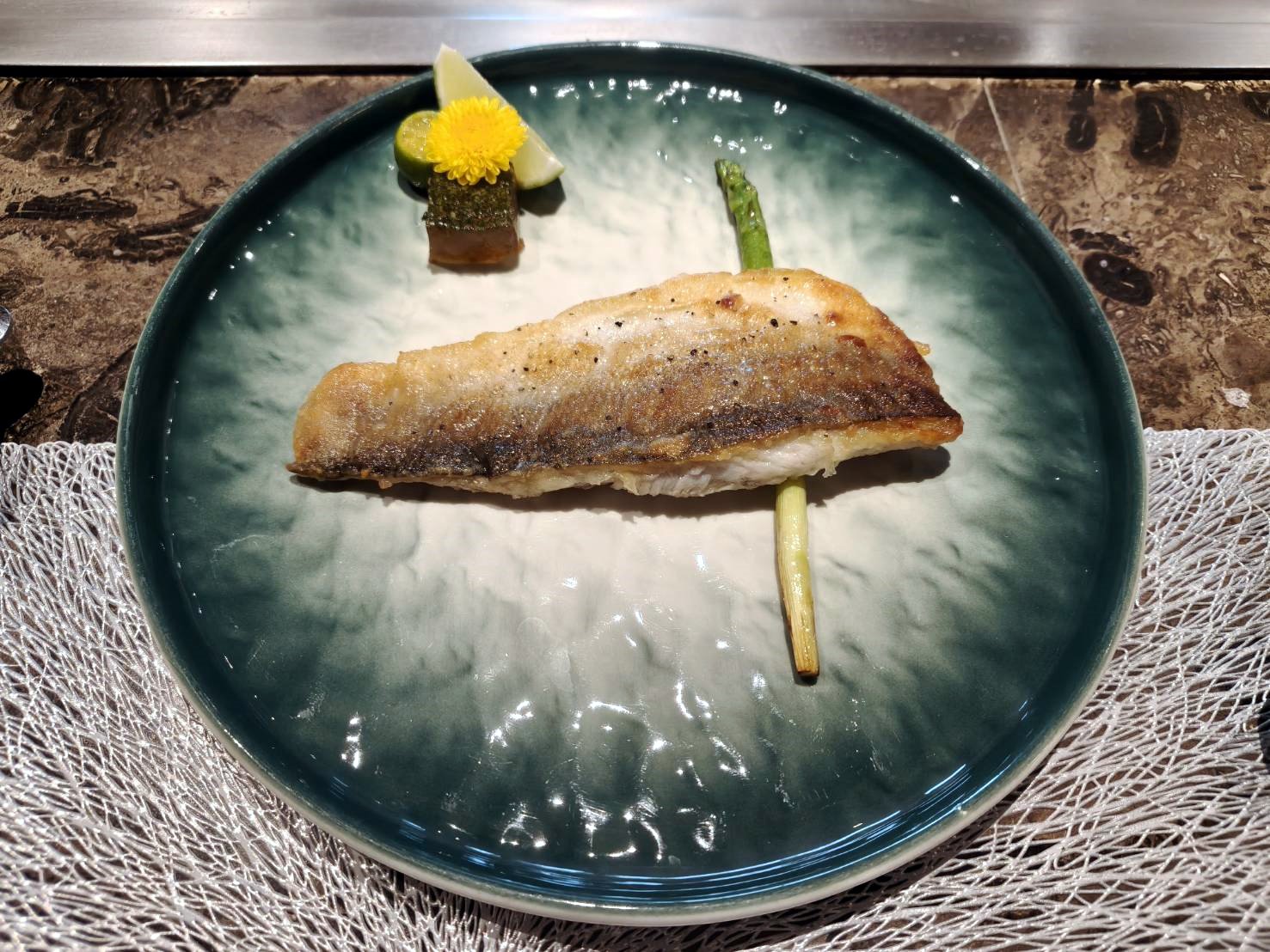 桃園美食|一鰭會無菜單鐵板燒料理。午餐套餐1人1580元+10%享9道佳餚
