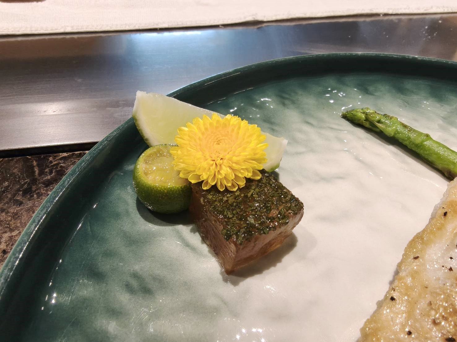 桃園美食|一鰭會無菜單鐵板燒料理。午餐套餐1人1580元+10%享9道佳餚
