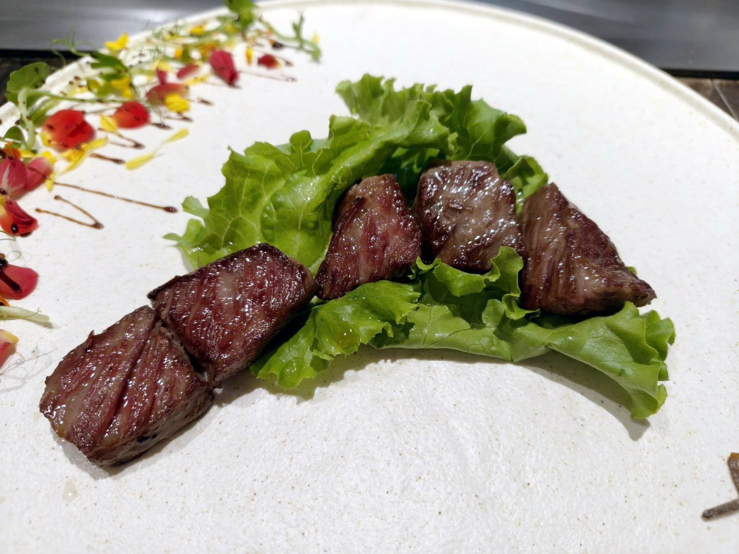 桃園美食|一鰭會無菜單鐵板燒料理。午餐套餐1人1580元+10%享9道佳餚