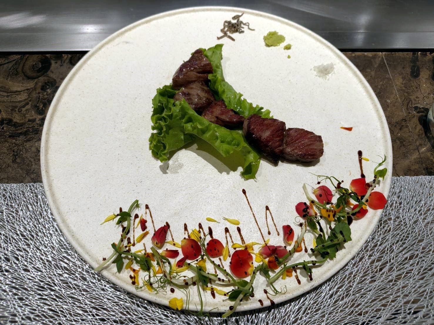 桃園美食|一鰭會無菜單鐵板燒料理。午餐套餐1人1580元+10%享9道佳餚
