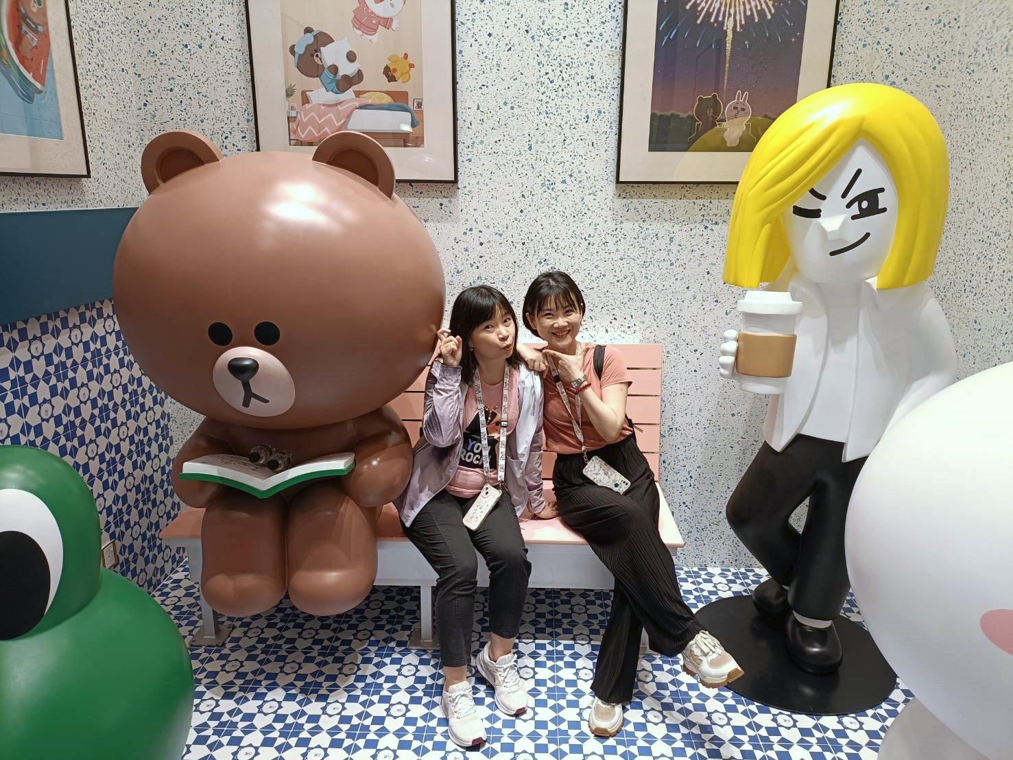 澳門| 澳門葡京人 BROWN & FRIENDS CAFE & BISTRO ~快來跟LINE FRIENDS熊大、兔兔、熊美一起用餐吧!