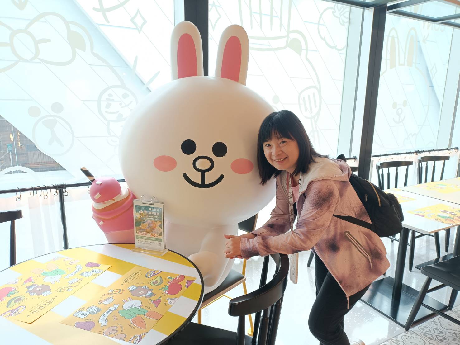 澳門| 澳門葡京人 BROWN & FRIENDS CAFE & BISTRO ~快來跟LINE FRIENDS熊大、兔兔、熊美一起用餐吧!