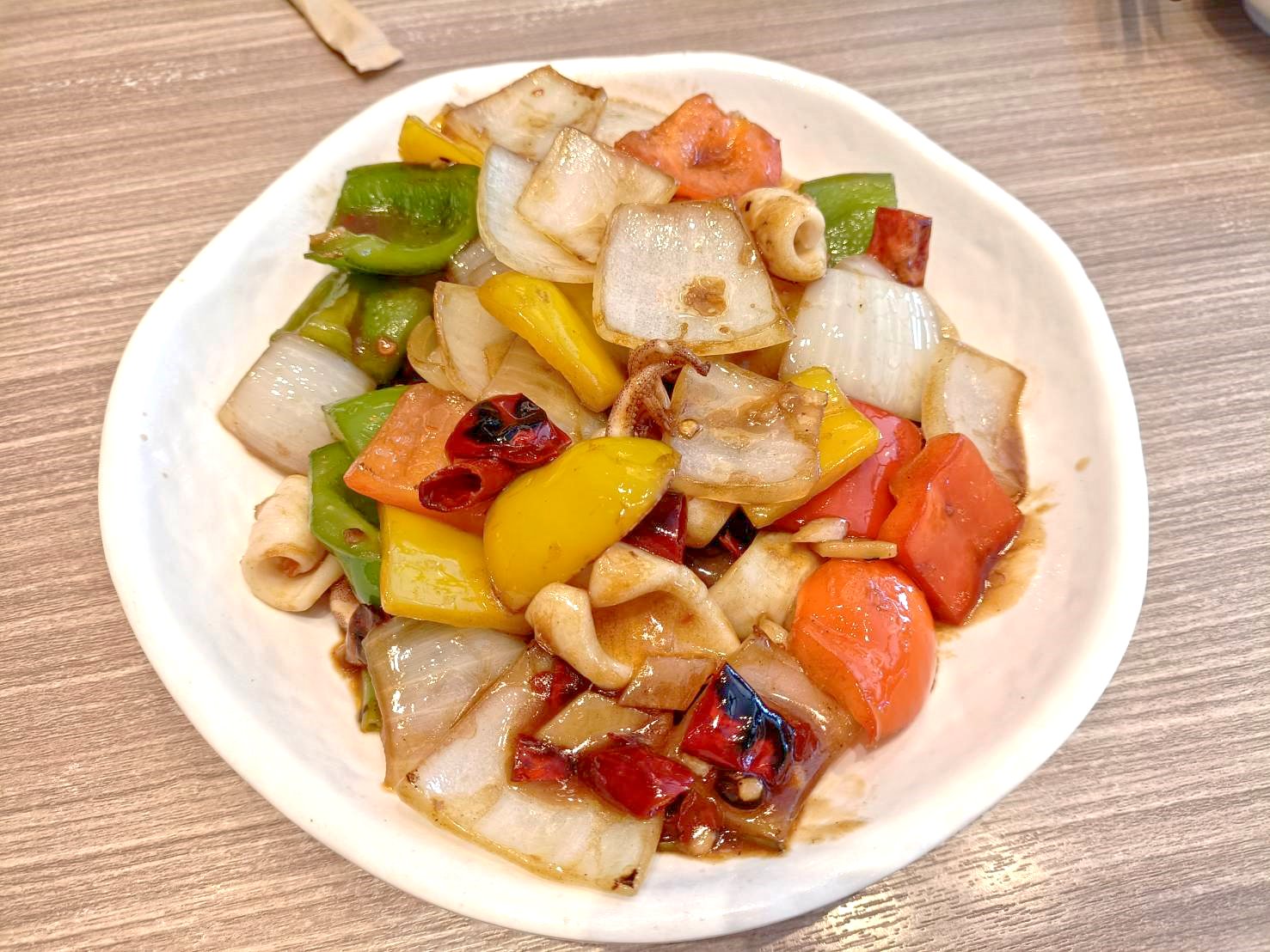 澳門|深井陳記燒鵝-銀河百老匯美食街。燒鵝、叉燒、油雞都油油亮亮、閃閃動人~好好吃喔!
