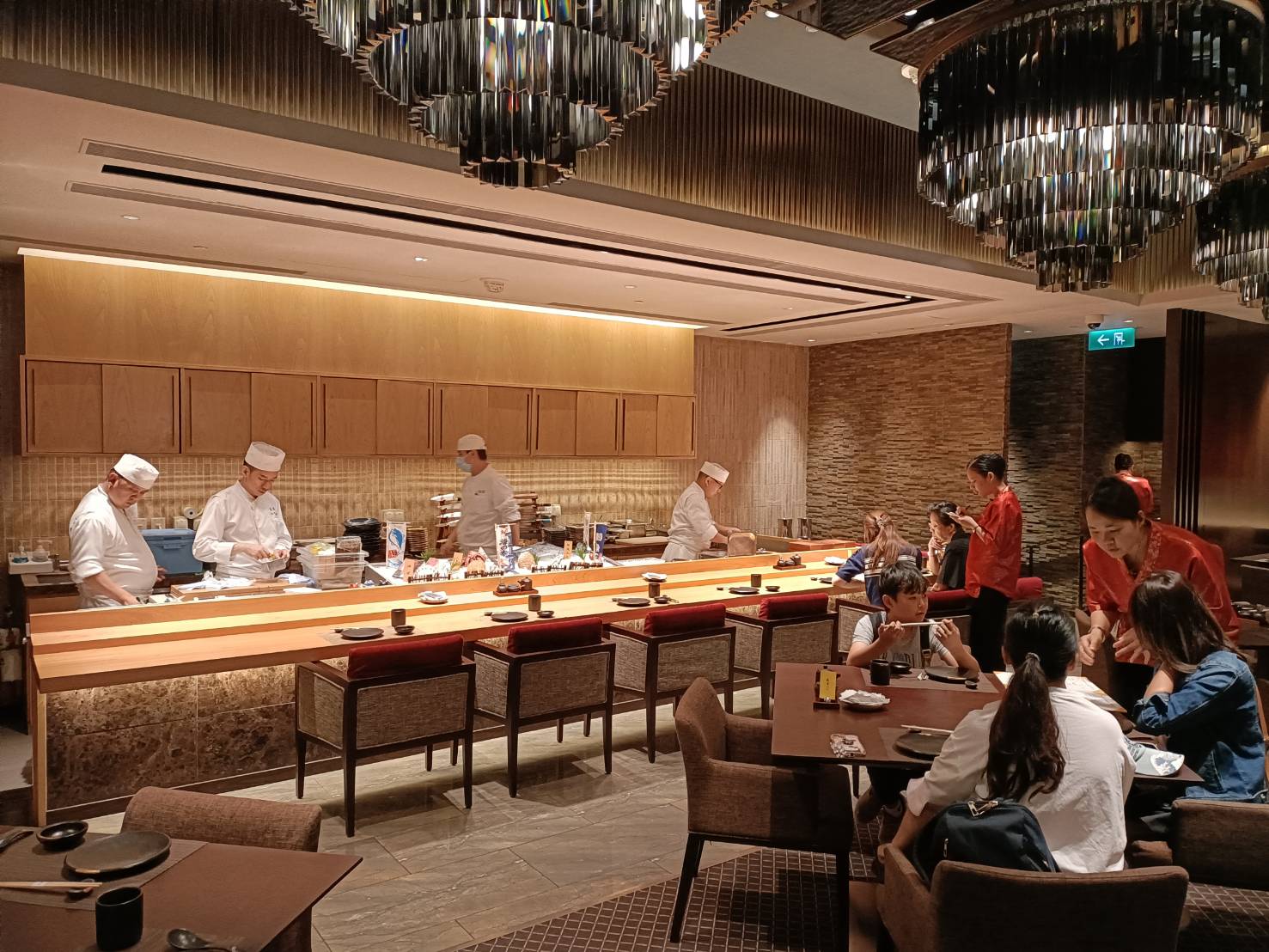 澳門|瀛菊 Kiku 和食週末放題(週末吃到飽)-新濠影匯 Studio City。單點吃到飽、料理現點現做~送餐上桌免拿取!加價還可酒品喝到飽!