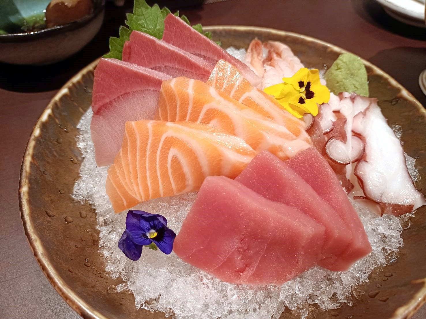 澳門|瀛菊 Kiku 和食週末放題(週末吃到飽)-新濠影匯 Studio City。單點吃到飽、料理現點現做~送餐上桌免拿取!加價還可酒品喝到飽!
