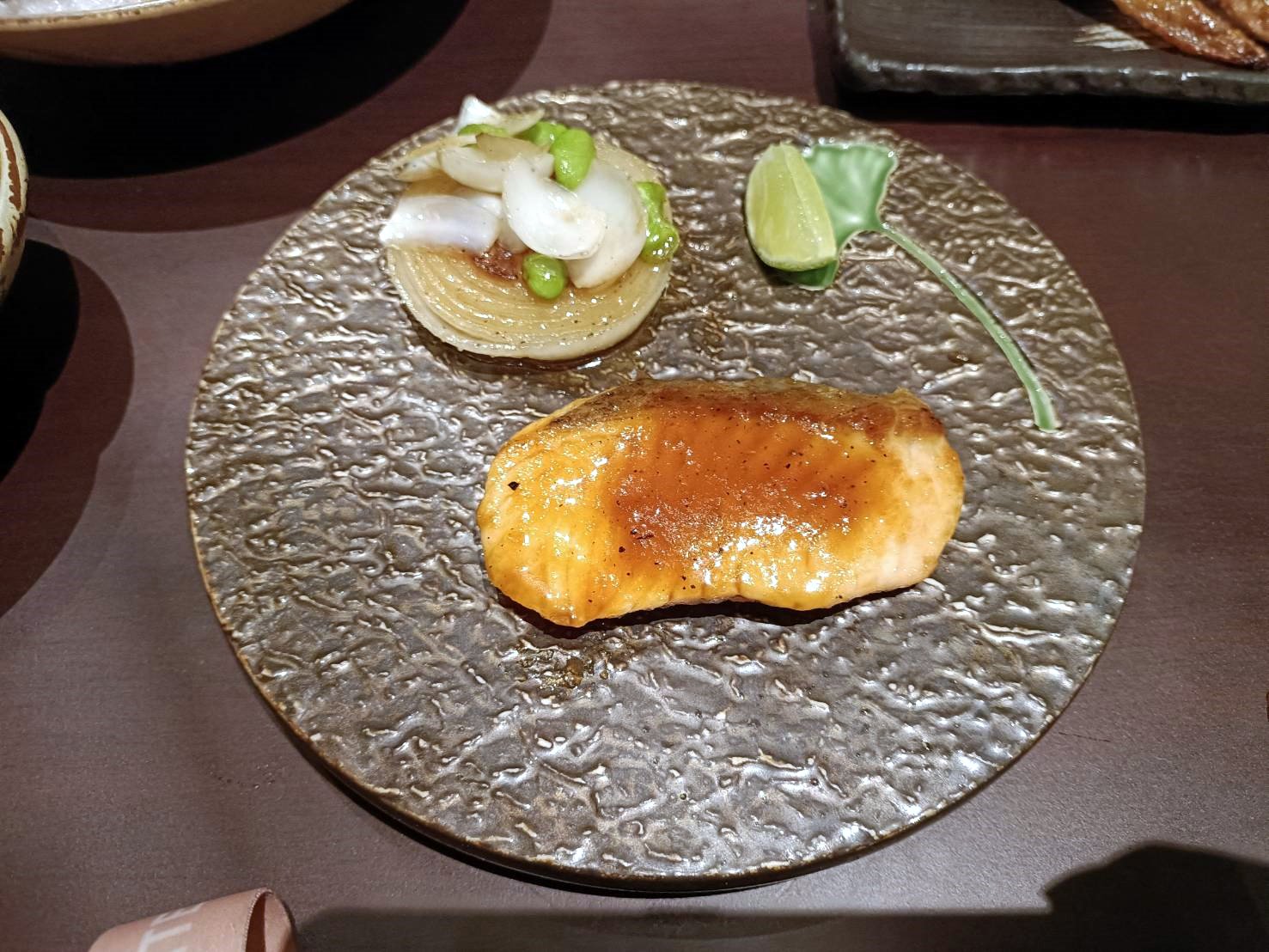 澳門|瀛菊 Kiku 和食週末放題(週末吃到飽)-新濠影匯 Studio City。單點吃到飽、料理現點現做~送餐上桌免拿取!加價還可酒品喝到飽!