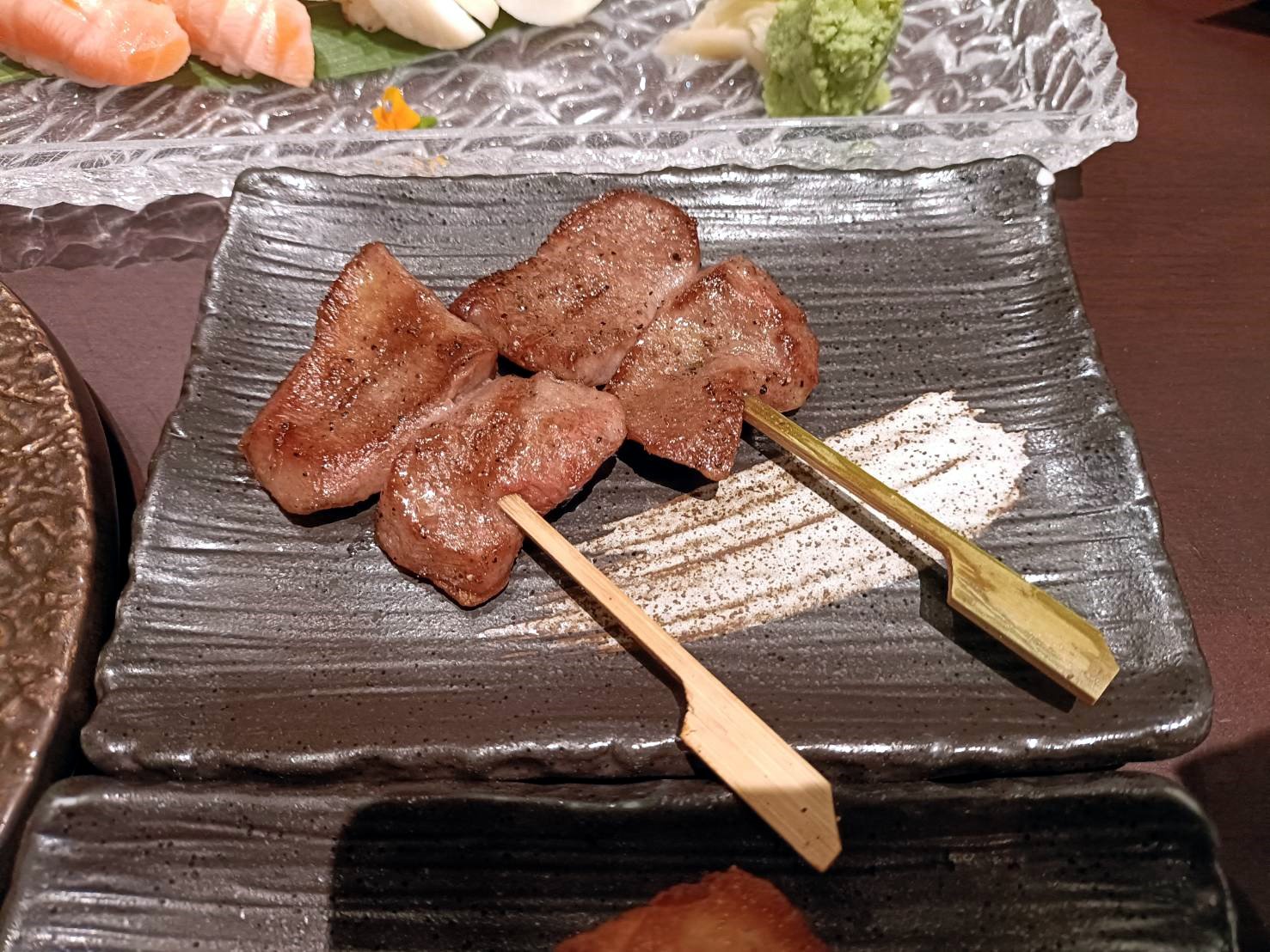澳門|瀛菊 Kiku 和食週末放題(週末吃到飽)-新濠影匯 Studio City。單點吃到飽、料理現點現做~送餐上桌免拿取!加價還可酒品喝到飽!
