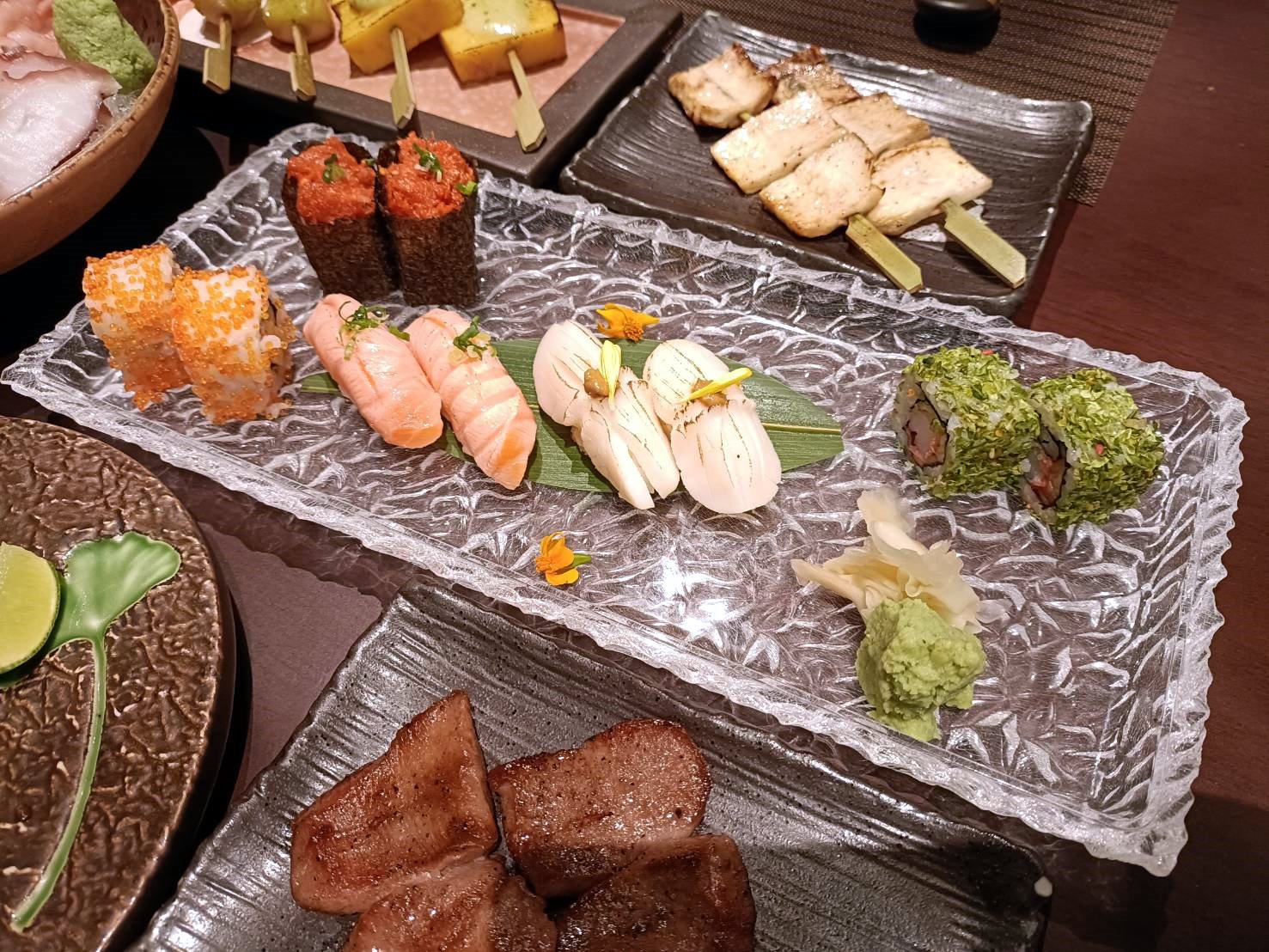 澳門|瀛菊 Kiku 和食週末放題(週末吃到飽)-新濠影匯 Studio City。單點吃到飽、料理現點現做~送餐上桌免拿取!加價還可酒品喝到飽!