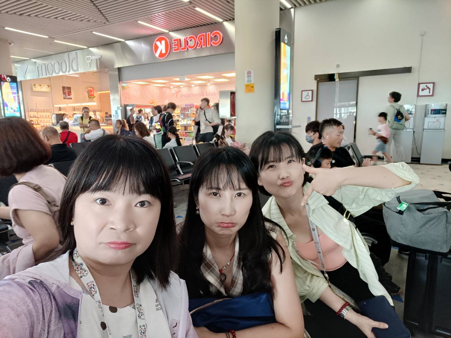 澳門|百福小廚-澳門國際機場。回家前再吃一次我最愛的燒鵝…