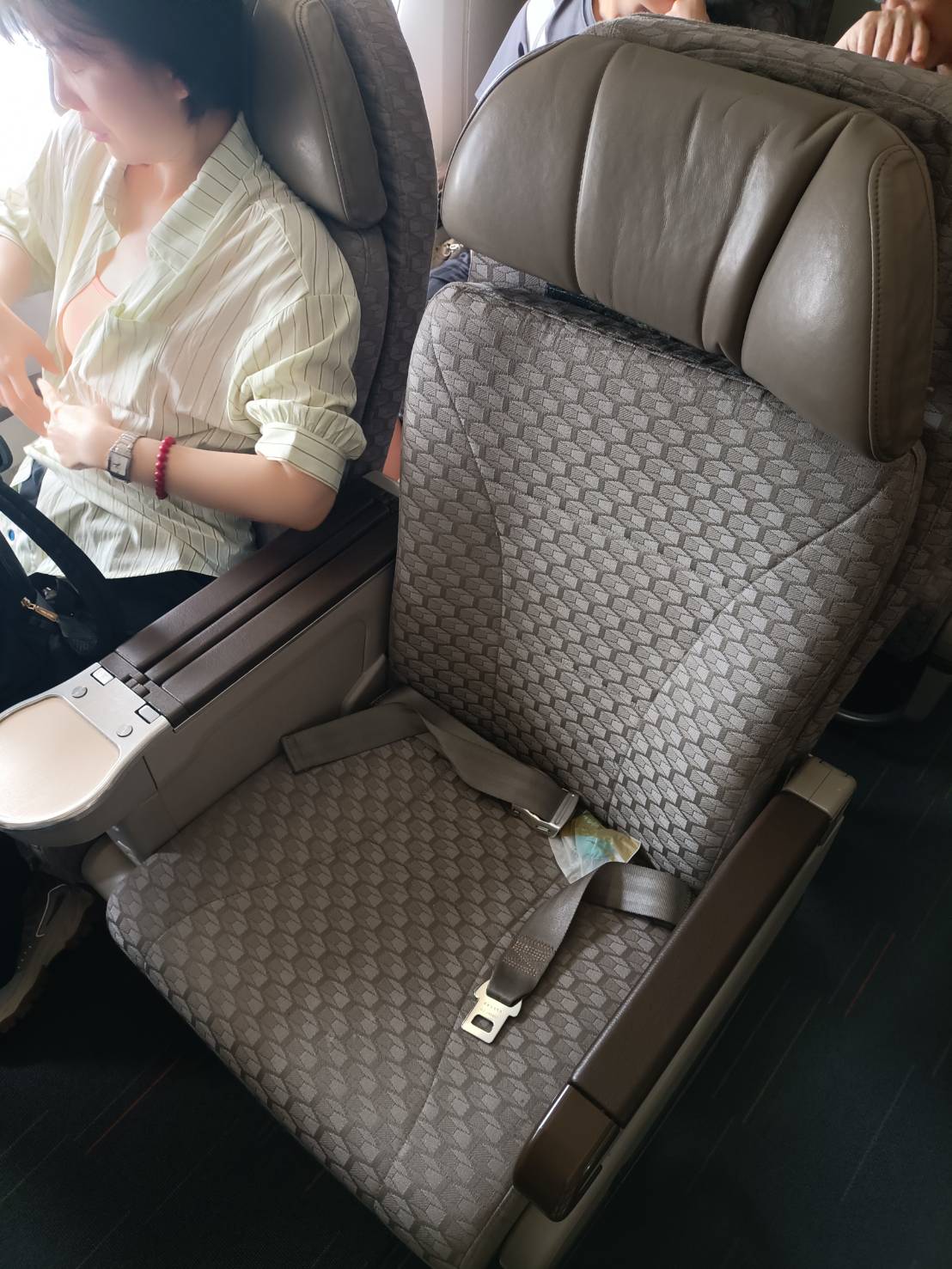 澳門|長榮航空波音 777-300ER 豪華經濟艙，BR802航班澳門飛台北。