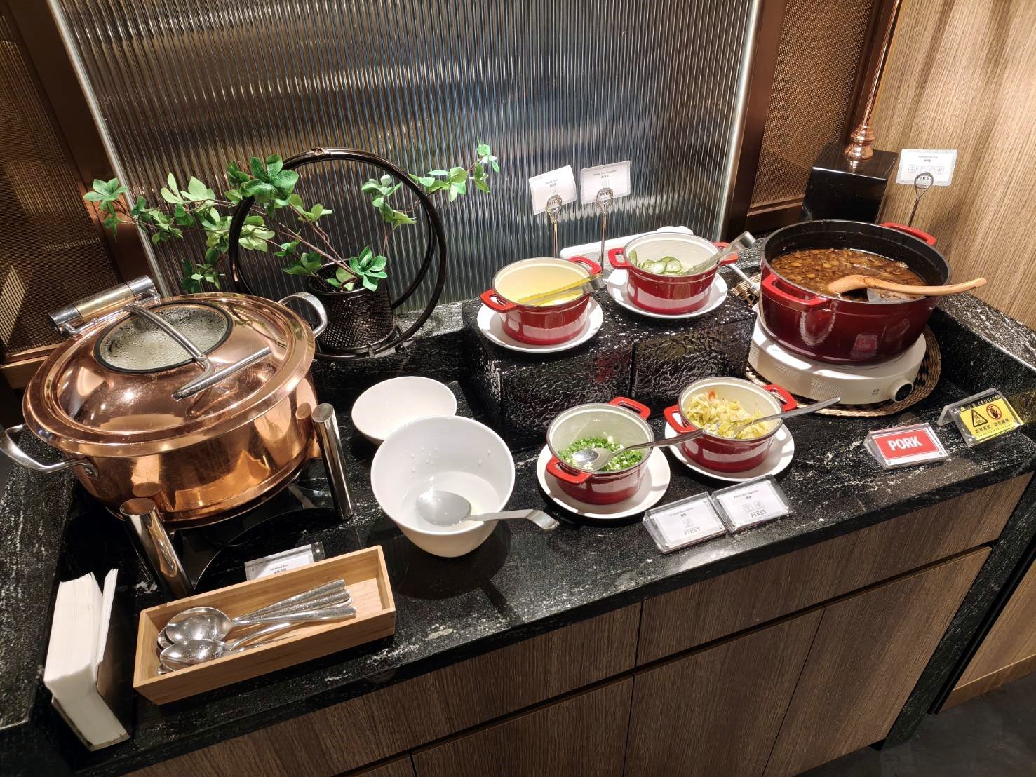 澳門|澳門機場貴賓室Plaza Premium Lounge。