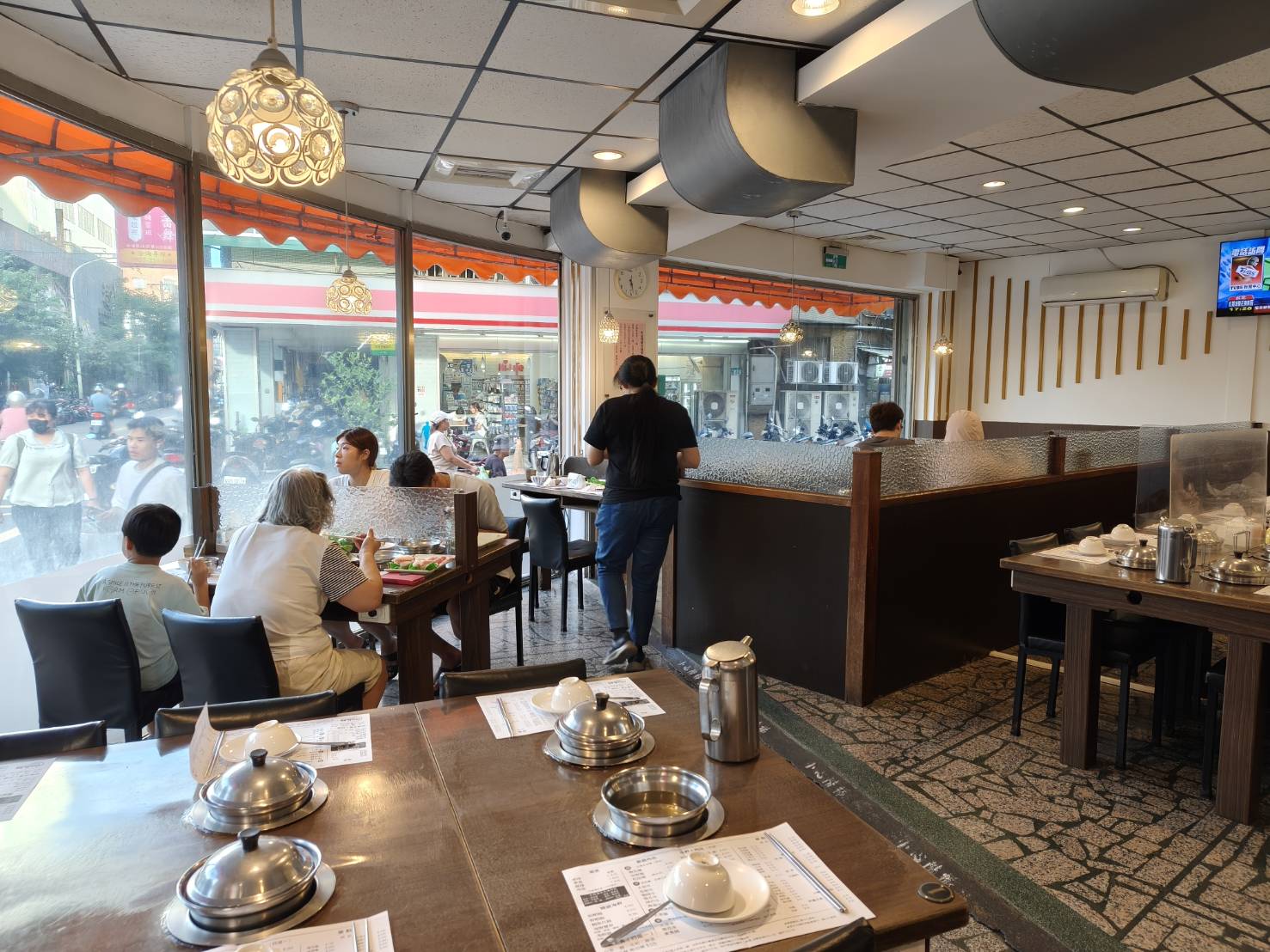 樹林美食|御鼎鮮涮涮鍋。平價大份量涮涮鍋!海陸雙併只要350元~份量超乎你的想像!不用一成服務費!
